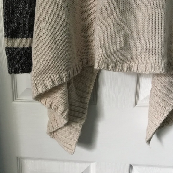 Romeo & Juliet Couture Open Front Sweater Cardigan - Picture 5 of 7